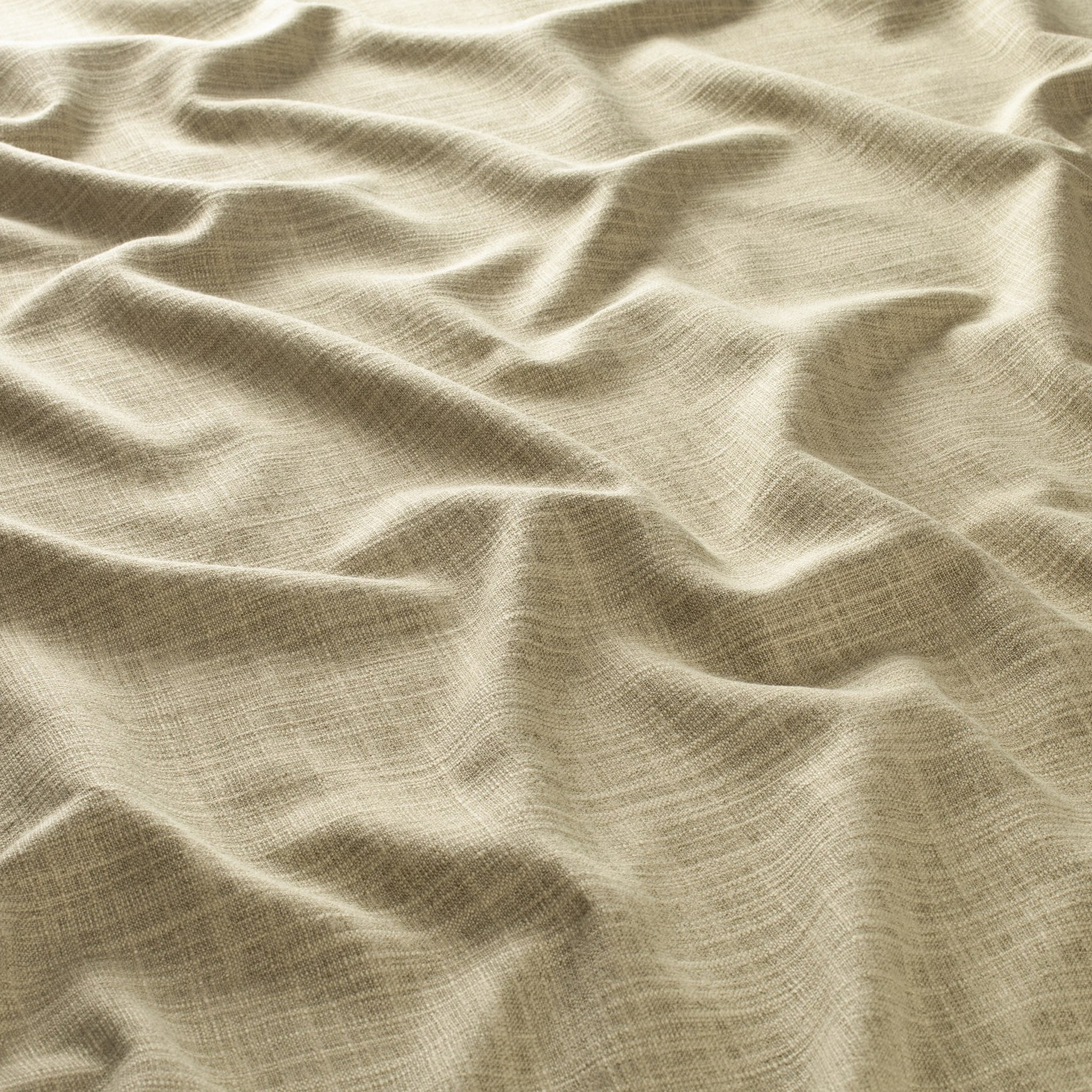 skræddersyet akustikgardin i flotte folder i JAB Carly