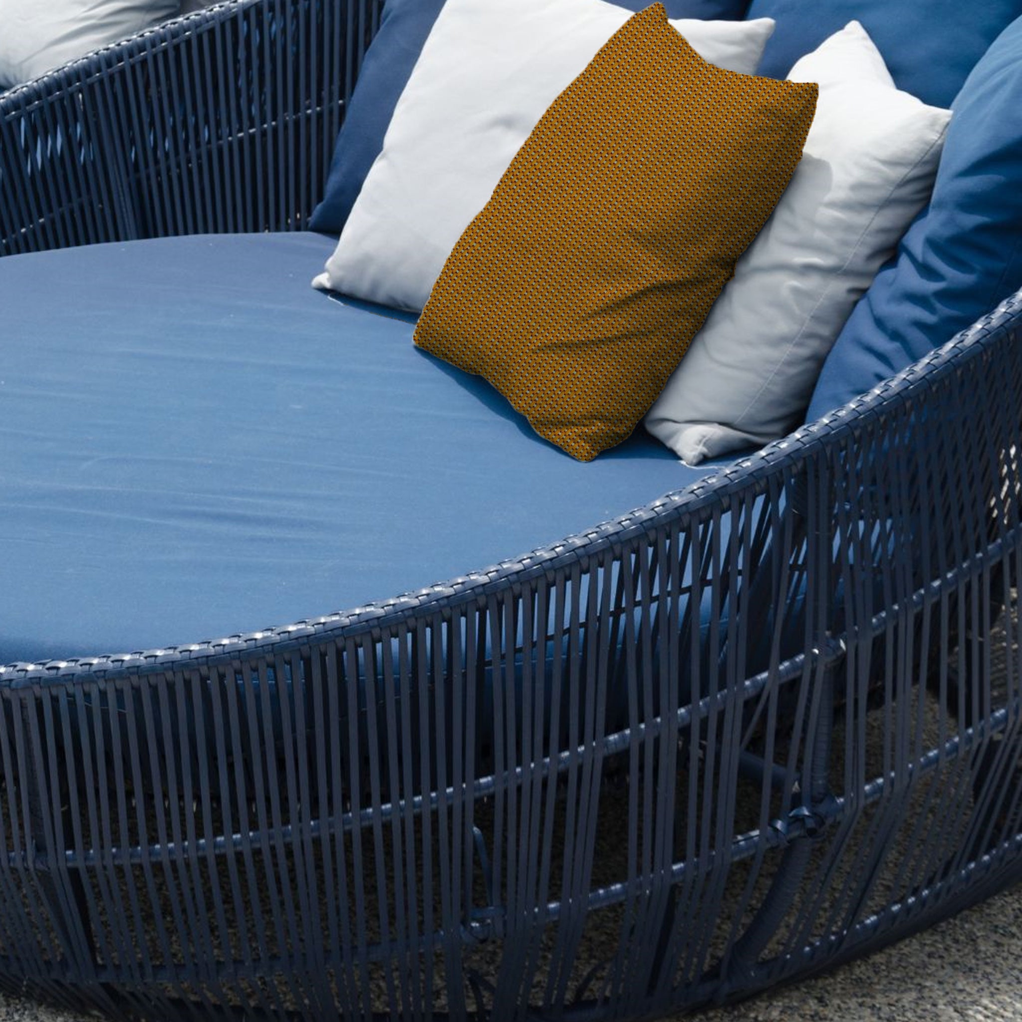 Kvadrat stof til udendørs tekstiler på metermål i Kvadrat Patio