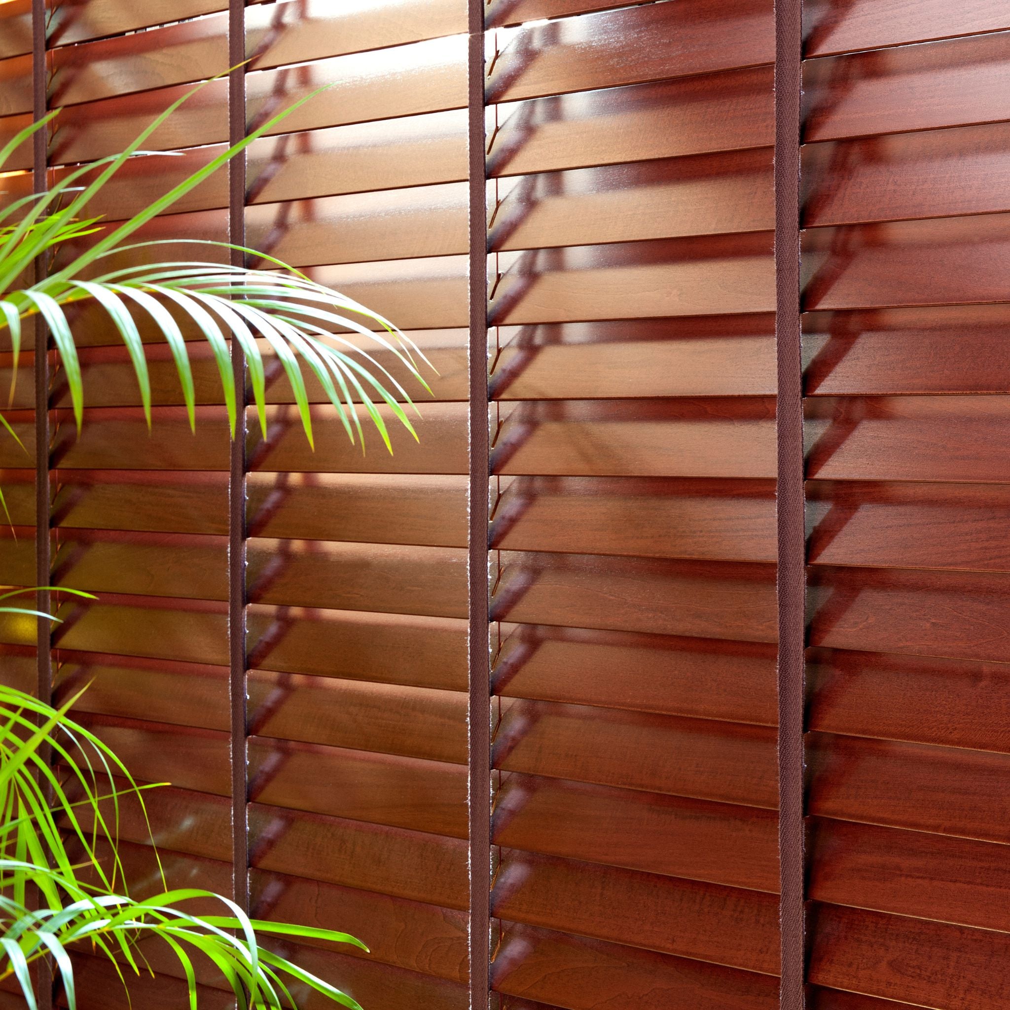 Træpersienner på specialmål hos Better By Pana