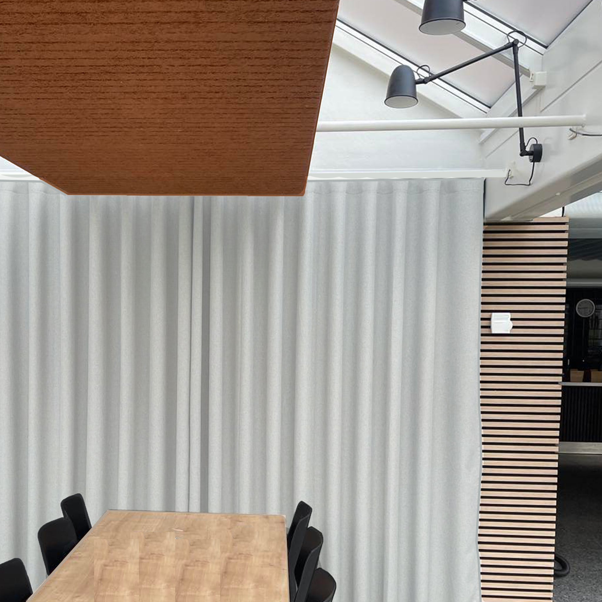 Chance - Let transparent gardin med Trevira CS