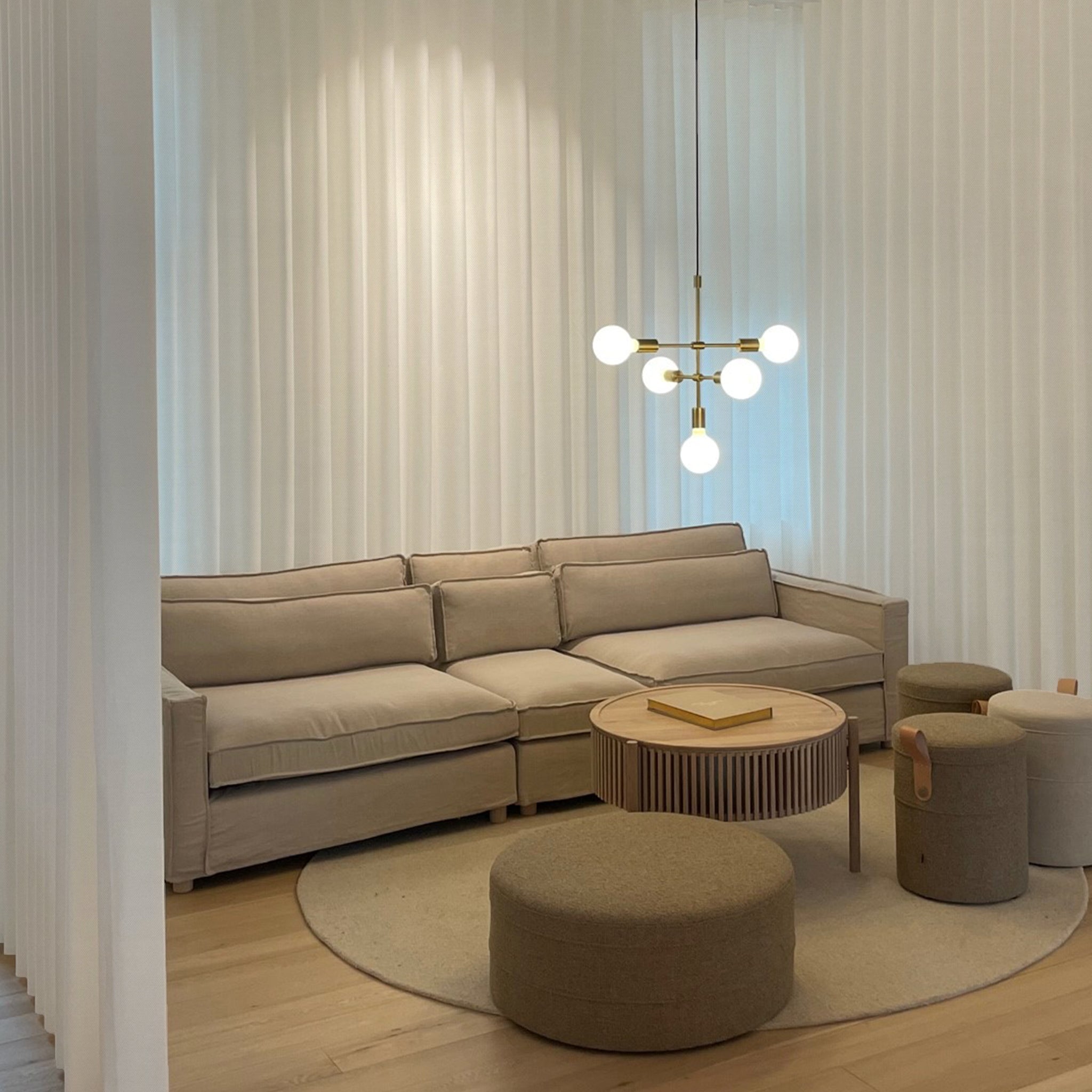 Volume - Semitransparent rumdeling med glans